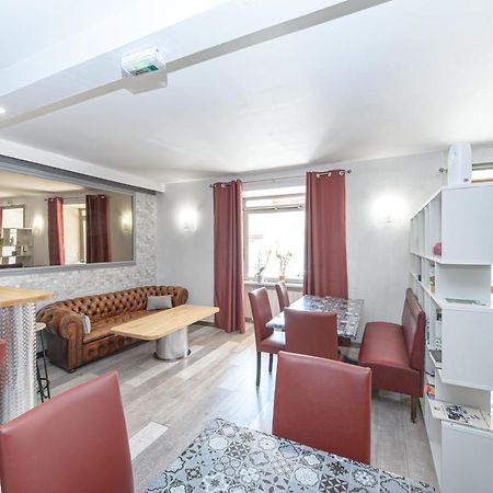 Hotel Des Voyageurs Pont-de-Roide ภายนอก รูปภาพ