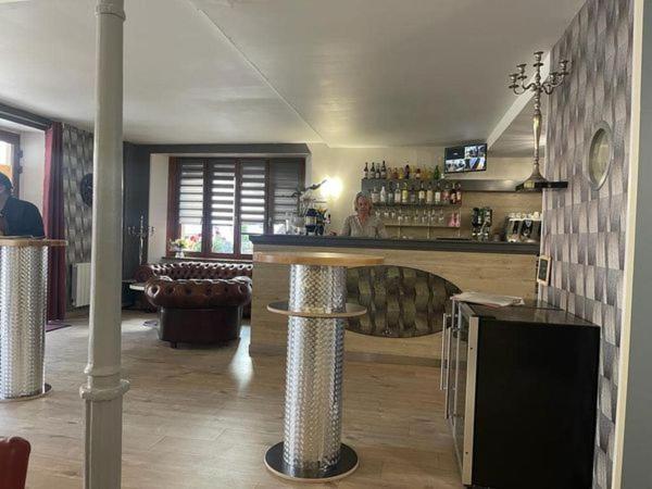 Hotel Des Voyageurs Pont-de-Roide ภายนอก รูปภาพ